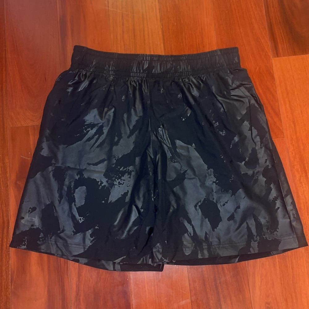 New Under Armour Black Woven Emboss Shorts Men’s Size L - Picture 3 of 16